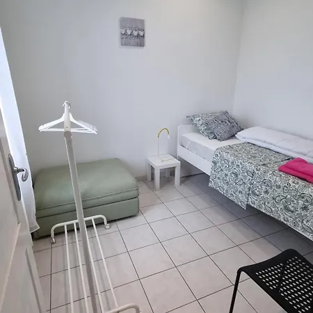 Gare, Au Bout Du Quai