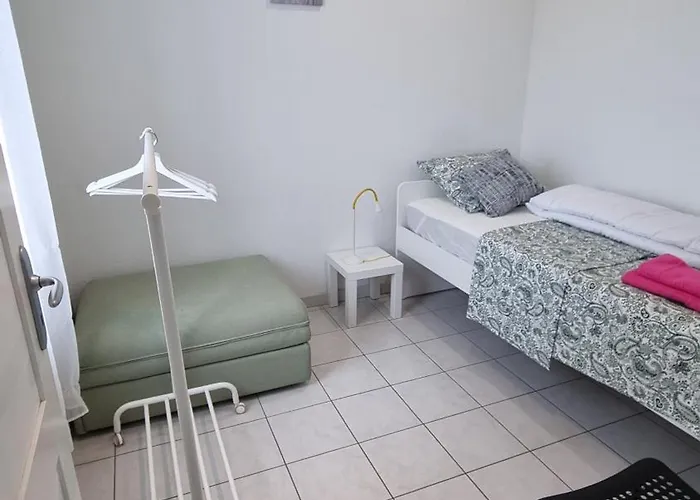 Gare, Au Bout Du Quai